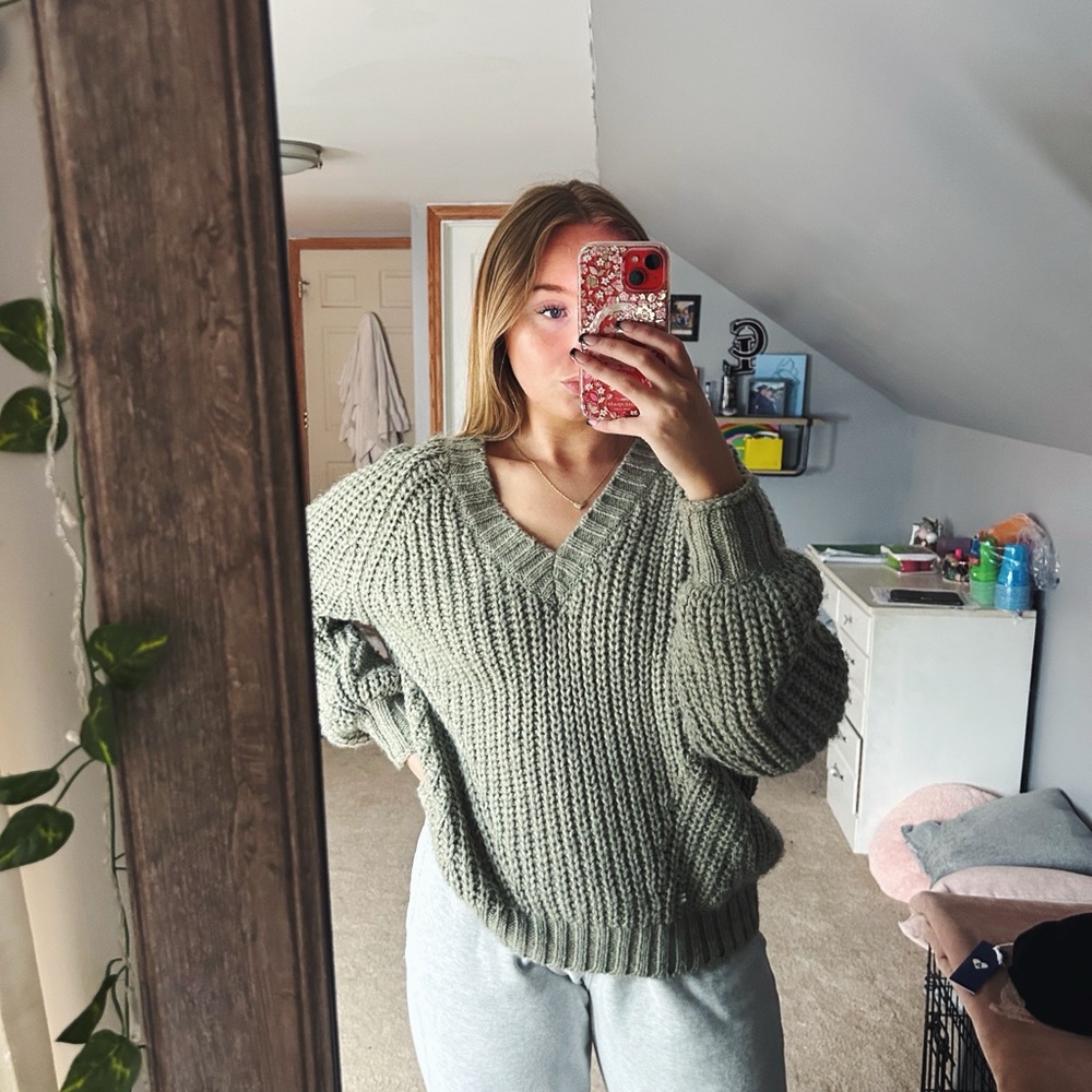 American Eagle Oversized Knit Sweater (S) - Like New